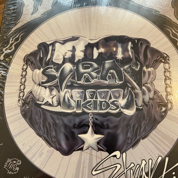 Stray Kids ATE (Chk Chk Version) 9th Mini Album - Picture 3 of 9